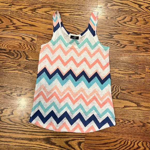 Chevron Boutique tanktop - Picture 1 of 4